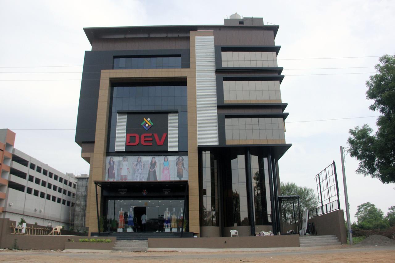 Dev Motel And Banquet Nadiād Exteriér fotografie